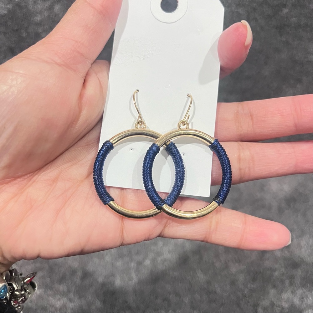 Circle dangle earrings